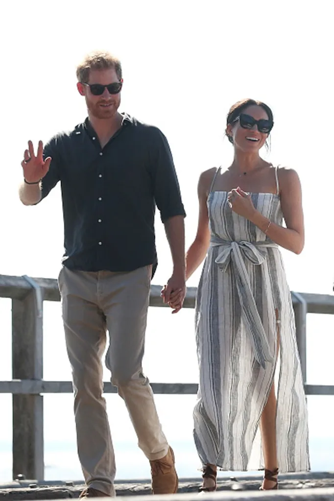 Harry and Meghan on Fraser Island greet the public