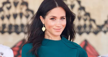 Meghan Markle goes full Hollywood in a green Jason Wu dress for Day 3 in Fiji