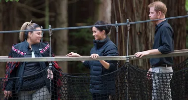 Meghan Markle and her baby bump just smashed a suspension bridge climb