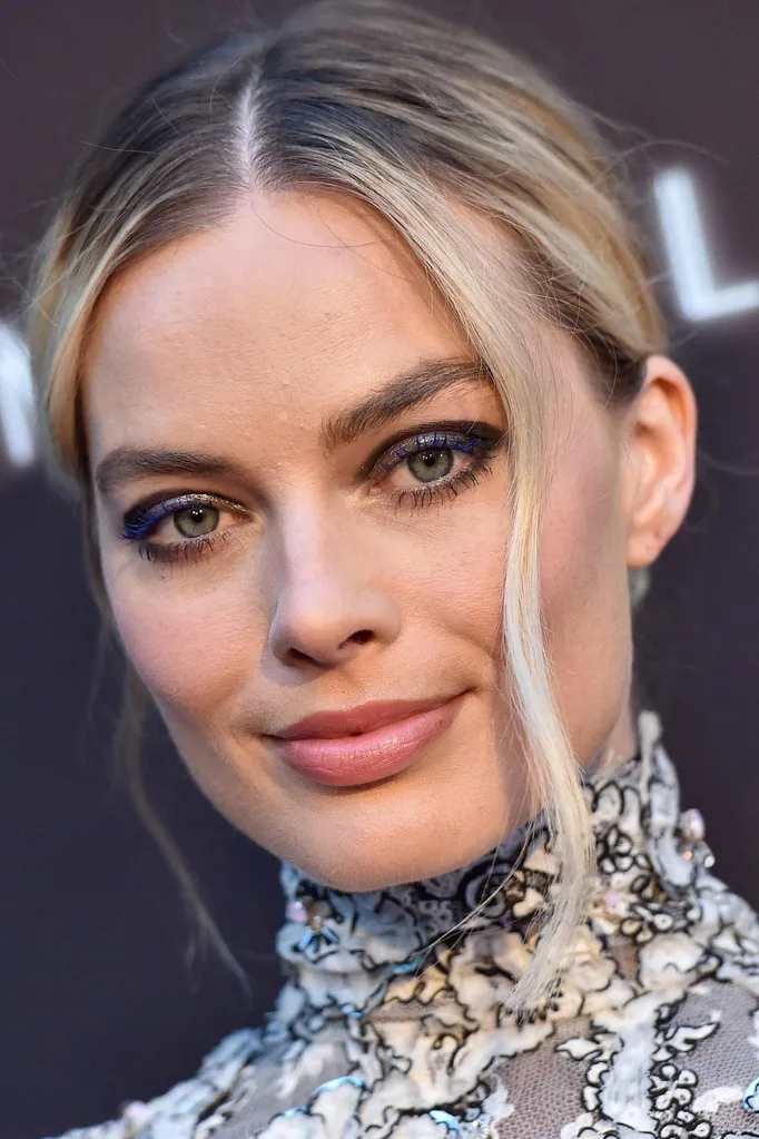 Margot Robbie - red-carpet ready and beautiful as ever.