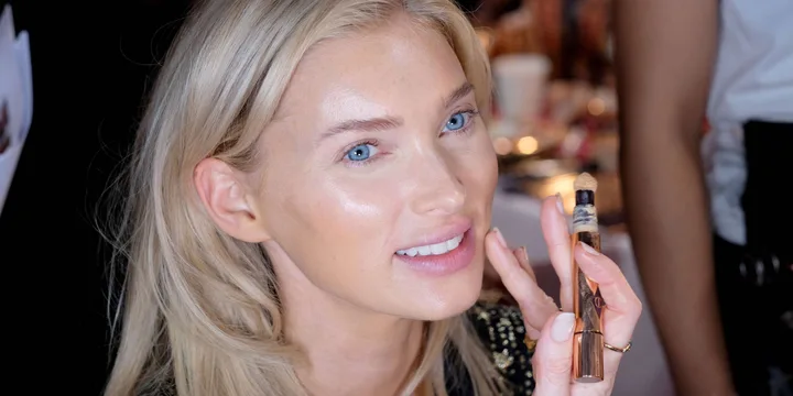 Elsa Hosk moments before the Victoria's Secret Fashion Show 2018.
