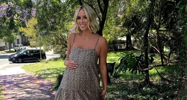 Phoebe Burgess to give birth December: A Christmas baby!