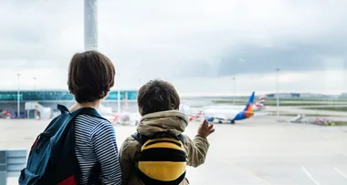 BREAKING: Aussie travellers urged to return home amid border closure