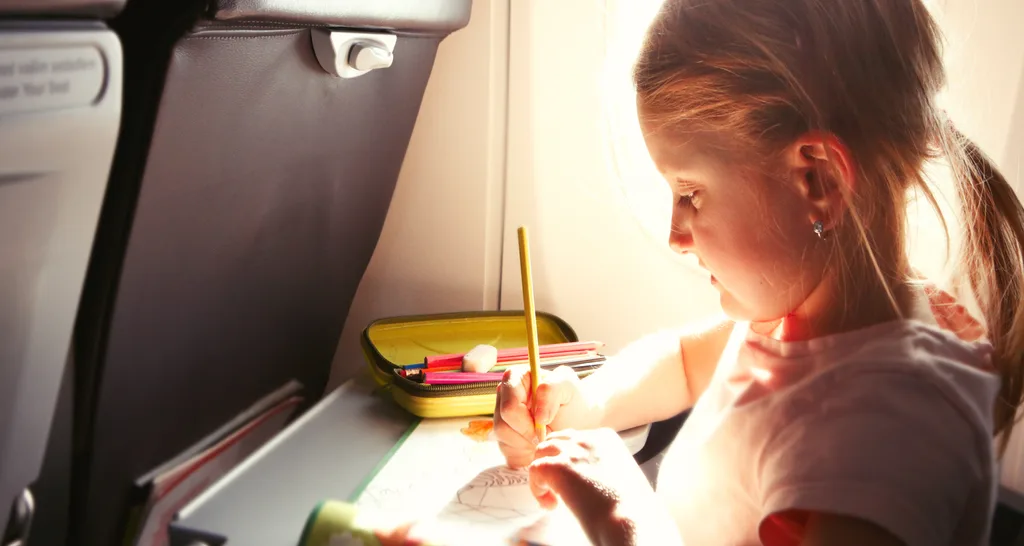 five tips for entertaining kids on a plane