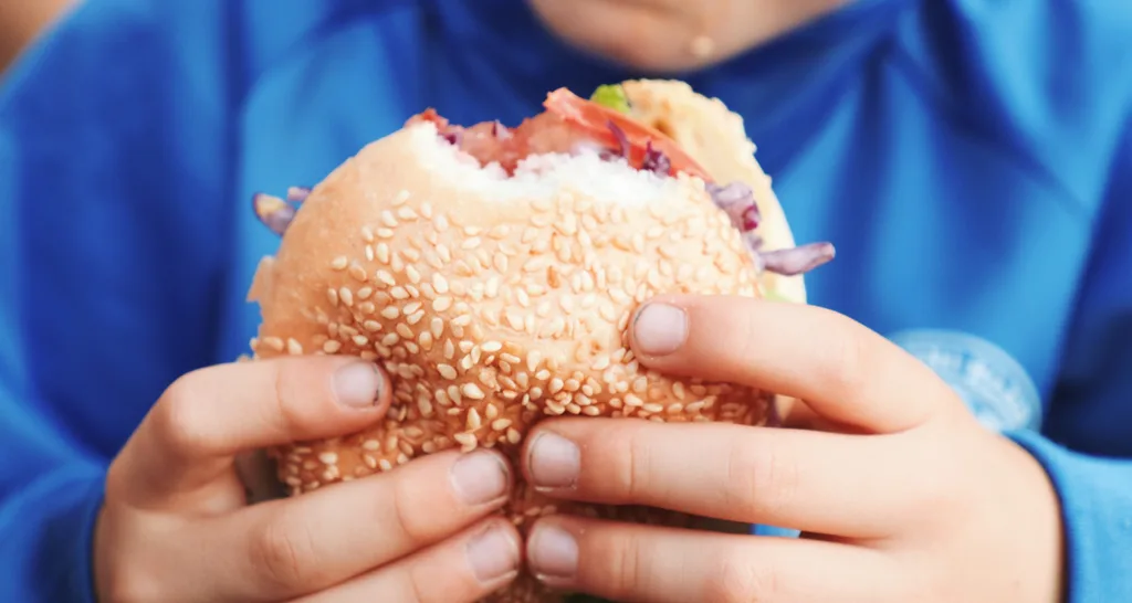 Avoid junk when travelling with kids