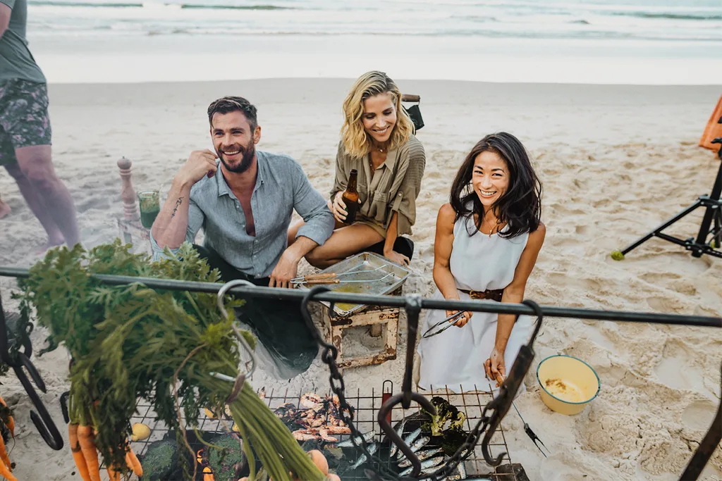 chris hemsworth byron bay