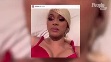 Cardi B twerks onstage