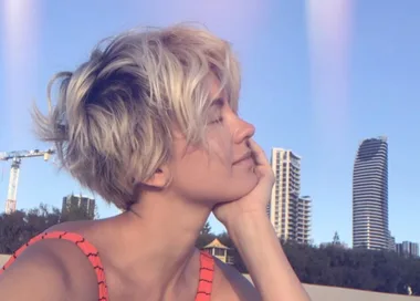 Jessinta Franklin chops hair