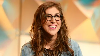 Big Bang Theory Mayim Bialik rejected from United flight