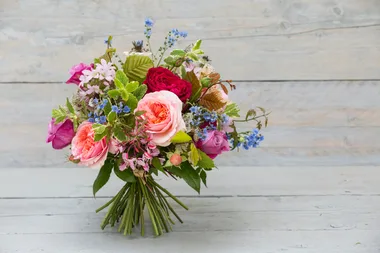 How to Create a Stunning Floral Arrangement