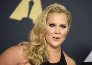 10 Of The Funniest Female Stand Up Comedians