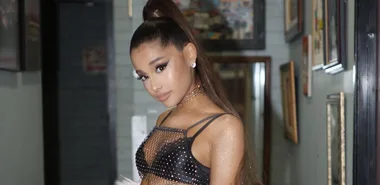 Ariana Grande’s Fans Call Her Out for Sleeping with Her Makeup On