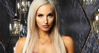 Elizabeth on Married At First Sight.