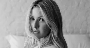 Ellie Goulding premieres emotional new single “Flux”