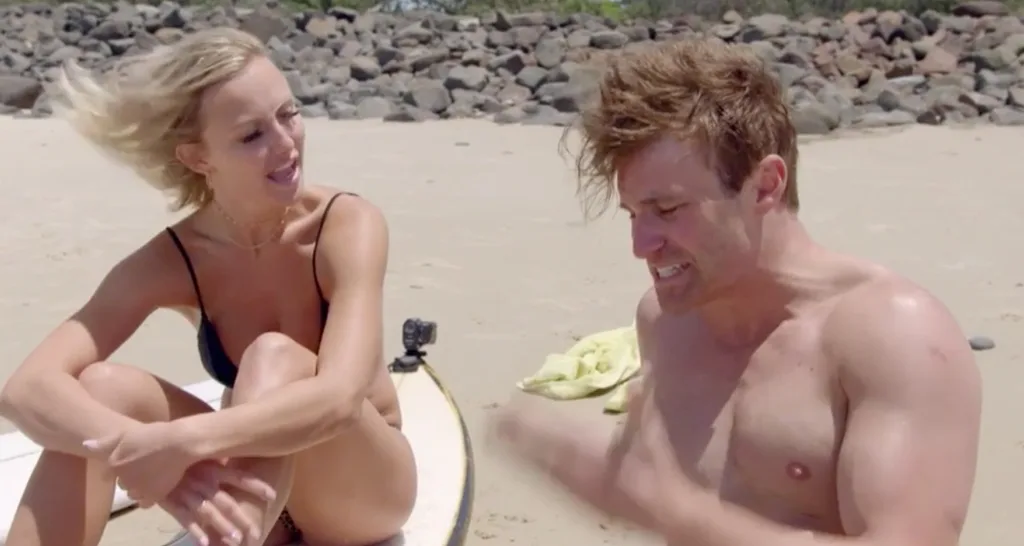 Billy and Susie fight on the beach