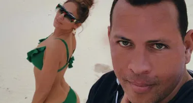 Alex Rodriguez posts bikini selfie with Jlo before proposal