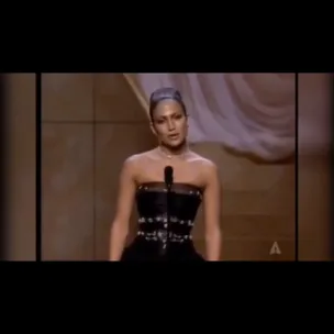 Jennifer Lopez At The 2000 Grammy’s