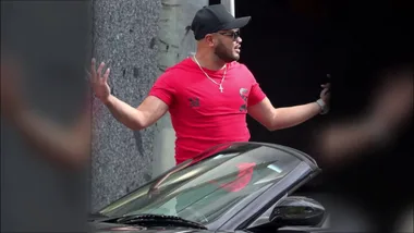 Cyrell loses it at brother Ivan in the middle of the street