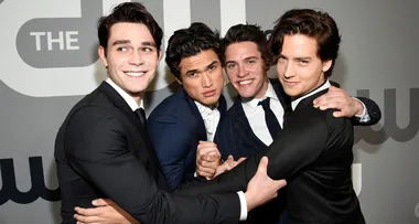 WATCH: You’ll never guess which Riverdale star shows off his INSANE abs