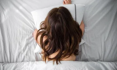 Sleeping Naked Benefits – 7 Reasons to Sleep Nude