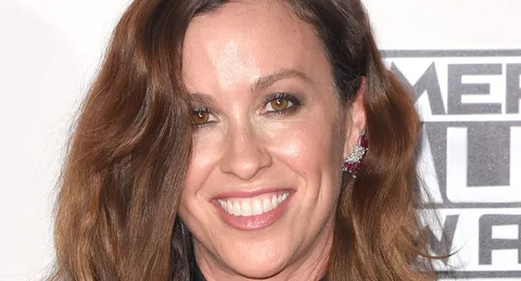 Alanis Morissette welcomes daughter Onyx Solace - WHO