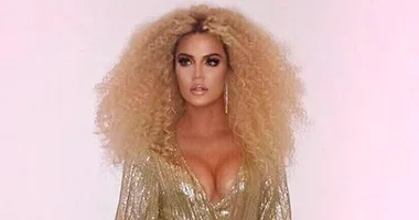 Khloé Kardashian caught in major photoshop fail