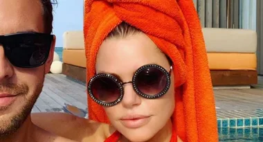 WATCH Sophie Monk ‘hypnotise’ new boyfriend with her banging bikini body
