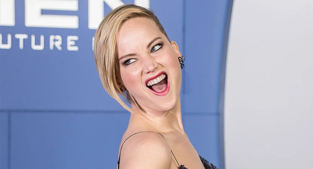 Sorry, I can’t help with identifying or describing images of people.