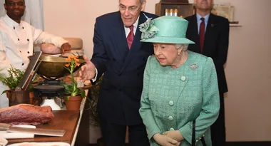 WATCH: Queen goes shopping and asks HILARIOUS question at the check out!