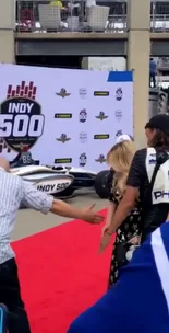 Kelly Clarkson nearly stacks it on the red carpet