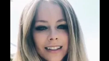 WATCH: Avril Lavigne announces first tour since Lyme Disease diagnosis