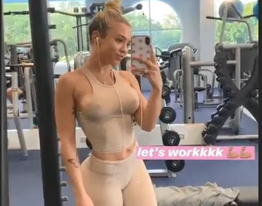 Braless Tammy Hembrow gives gym-goers an eyeful