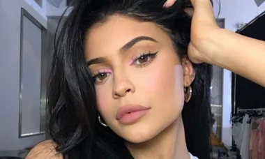WATCH: Kylie Jenner shock Photoshop fail