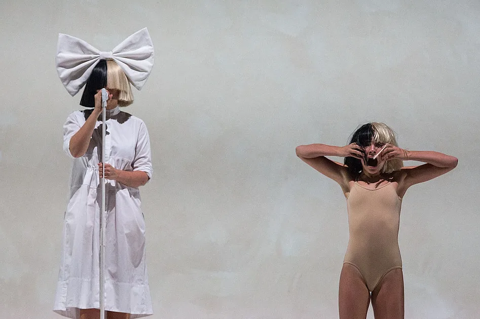 Maddie Ziegler Sia hot pics Sia: 45 Things You Didn't Know About Sia Furler | WHO