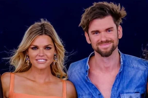sophiemonkandloveisland'svoiceoverguy