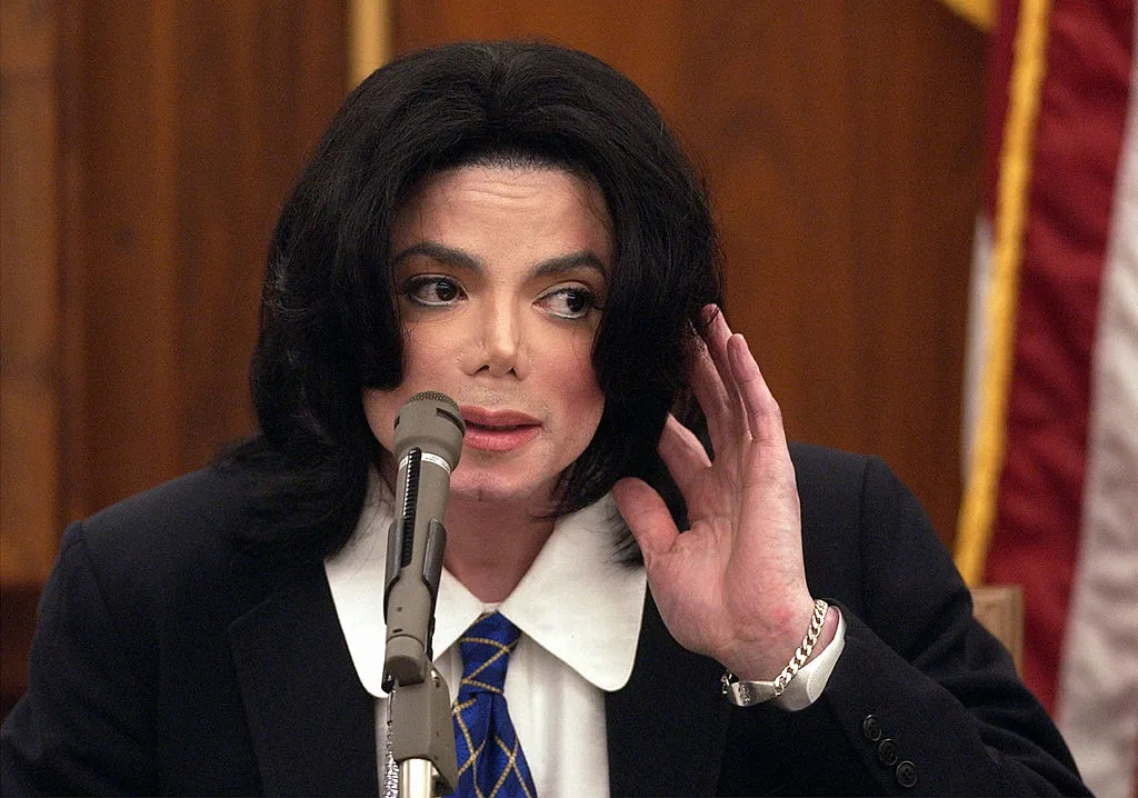Michael Jackson testifying while on trial