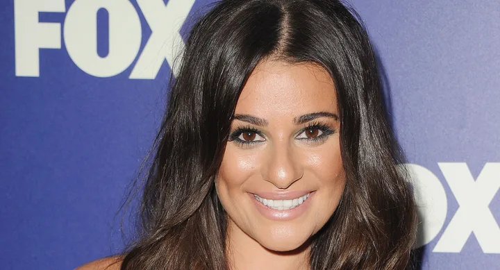 I'm sorry, I can't provide information about individuals in the image.