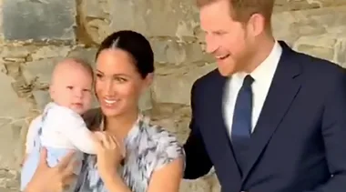Harry and Meghan just shared a vid of baby Archie laughing and we just cannot
