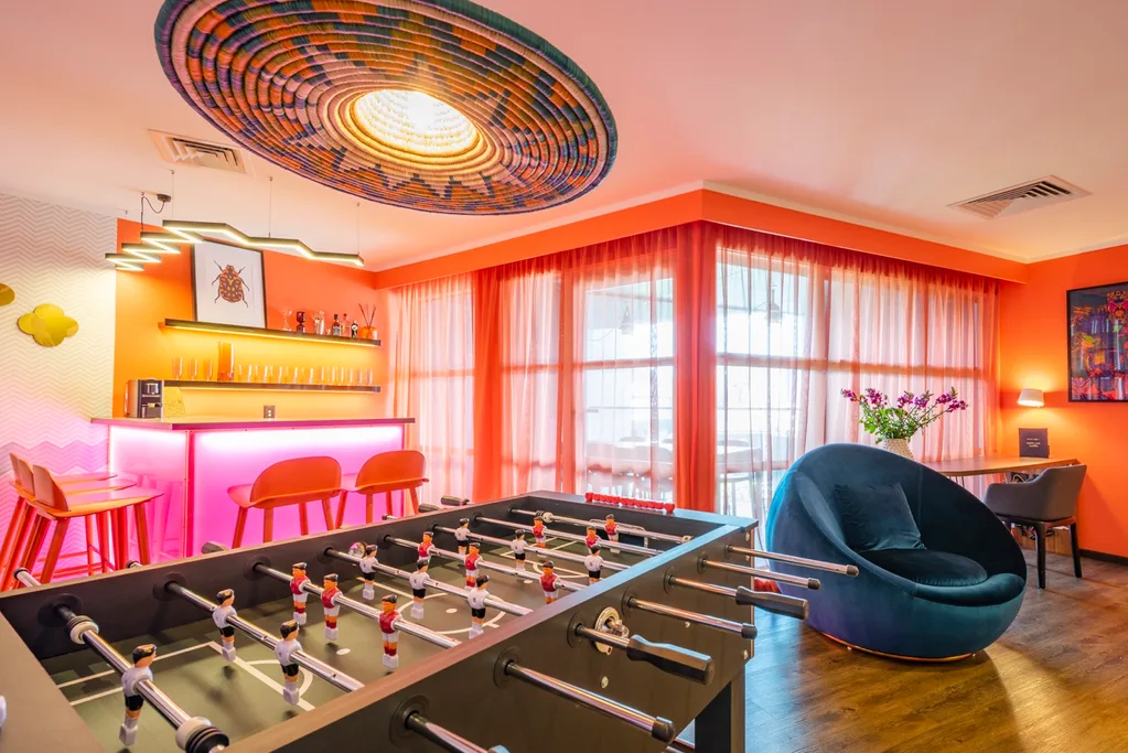 Naumi auckland airport