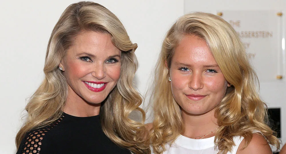 Christie Brinkley's Daughter Sailor Shuts Down Trolls Who