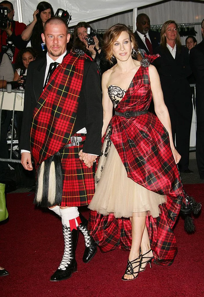 Sarah Jessica Parker with designer Alexander McQueen at the Metropolitan Museum of Art Costume Institute Benefit Gala