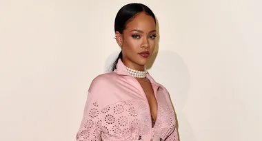 Rihanna debuts dreadlocks on Instagram