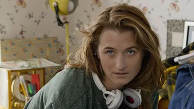 Meryl Streep’s daughter Grace Gummer stars in new comedy Standing Up, Falling Down