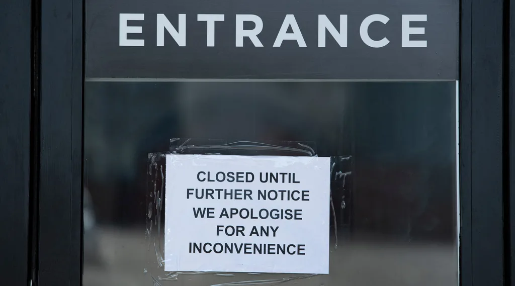 Storefront closed due to coronavirus