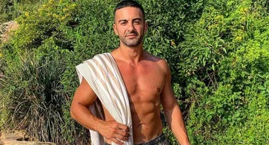Gogglebox hunk breaks his silence on Bachelor rumours!