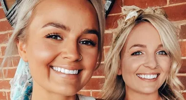 PHOTOS: Elly & Becky Miles’ lifelong sister bond