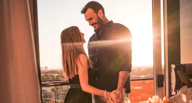 Locky and Irena share loved-up hotel quarantine update