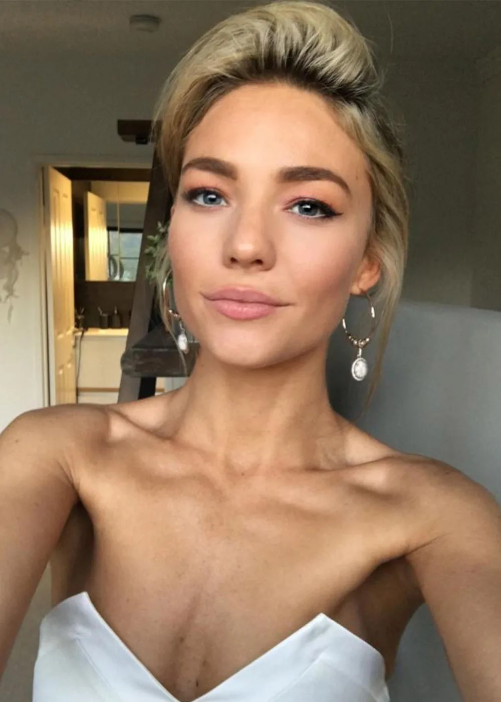 sam frost