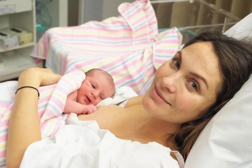 Laura gives birth