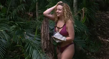 Fans praise Abbie Chatfield following her bikini clash with Dipper